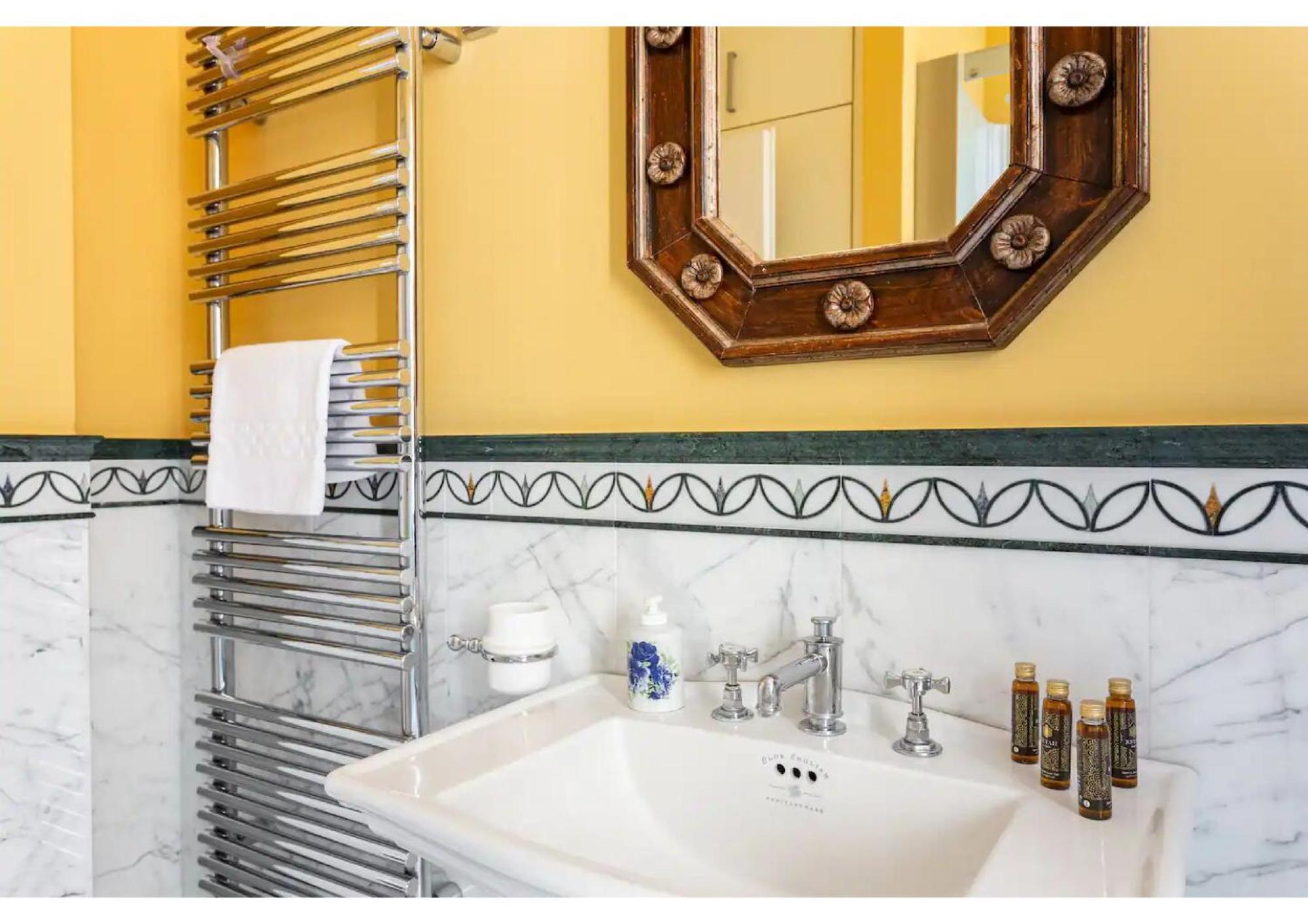 Villa Liberty Townhouse Сиена Екстериор снимка